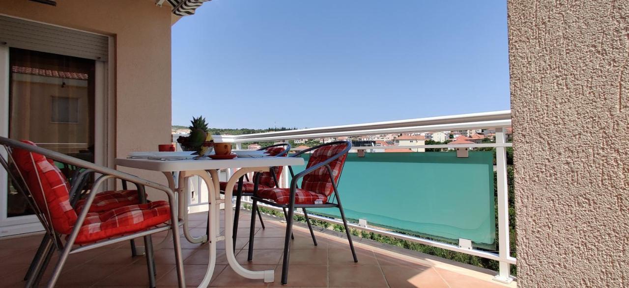 Apartment Dea Трогир Экстерьер фото
